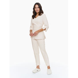 Apronée Women’s Scrubs – Professionalism and Comfort at Work